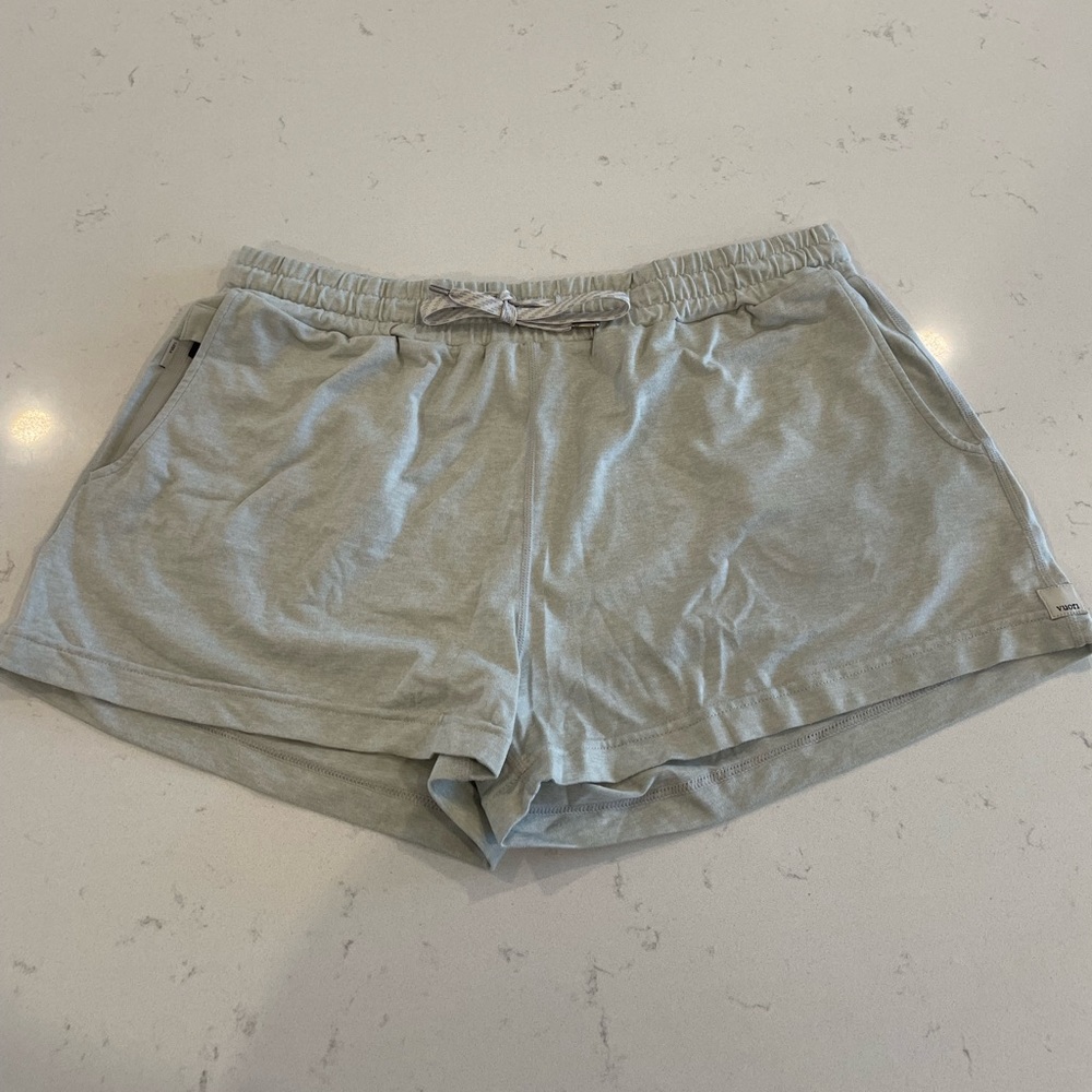 Vuori Halo Performance Shorts Dove Heather